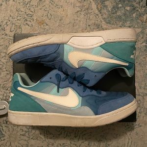 Nike Tiempo Shoes. Size 8.5. Good condition.